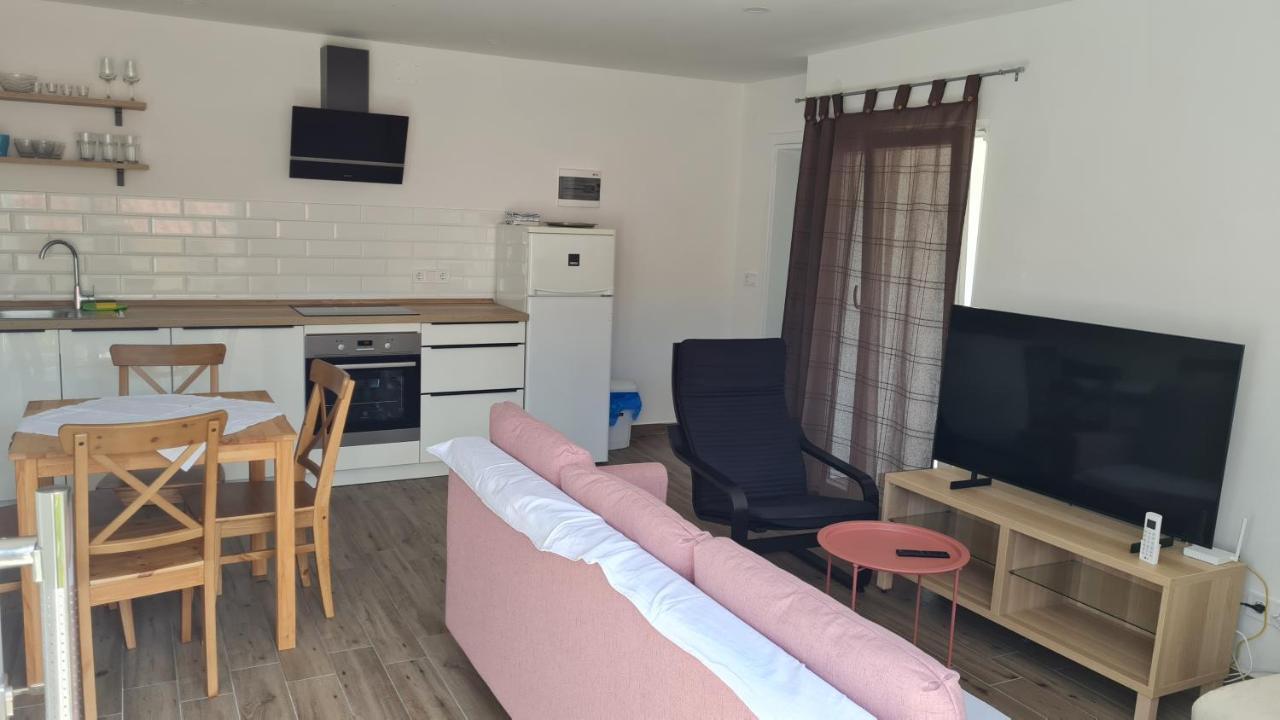 Apartmani Mlinar - One Bedroom Apartment With Seaview Гребастика Экстерьер фото
